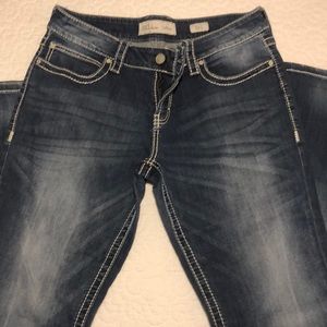 Size 33 L  Buckle brand Culture Jeans